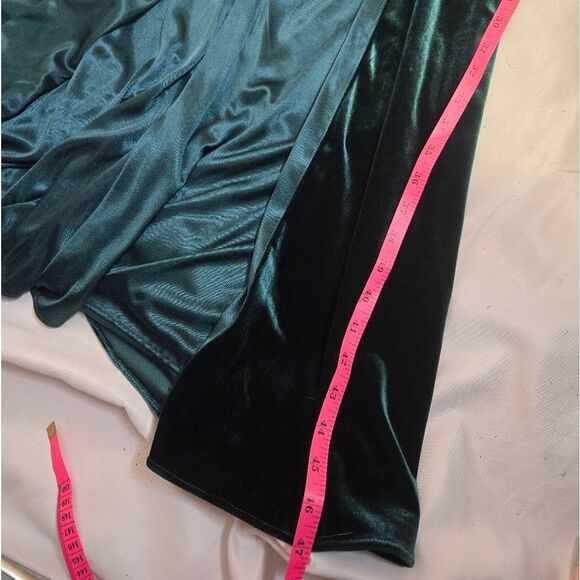 REVELRY Asher velvet classic emerald criss cross‎ open back maxi dress gown 6 - Picture 10 of 11